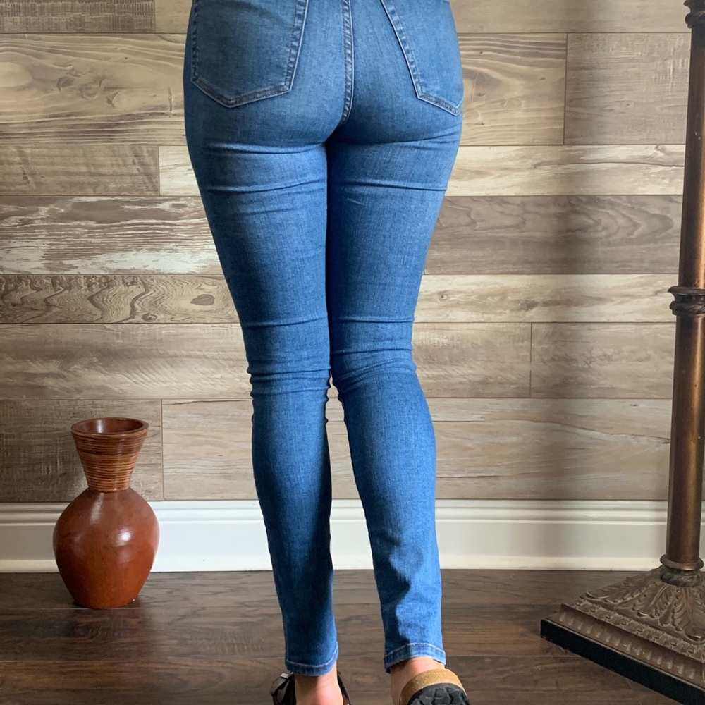 Blue skinny jeans